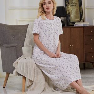 Keyocean purple floral print light weight nightgown size M